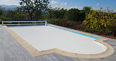 Lames blanc PVC volet piscine